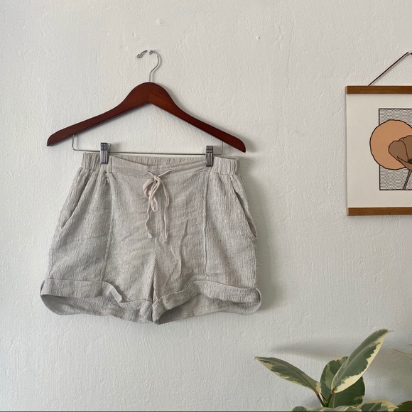 Ellison Pinstripe Linen Shorts - Picture 5 of 5